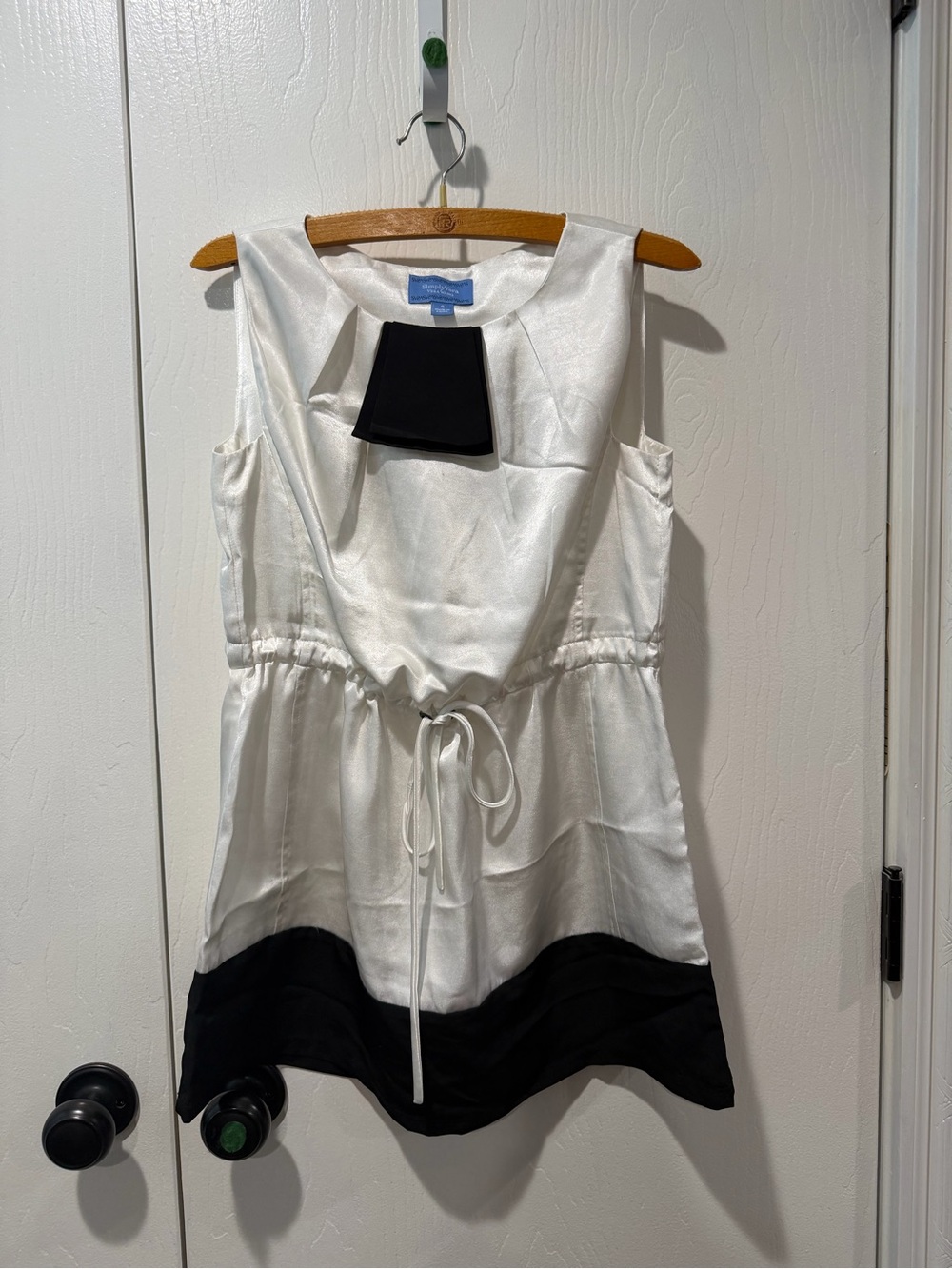 Simply Vera Vera Wang White Sleeveless Drawstring Tunic with Black Trim